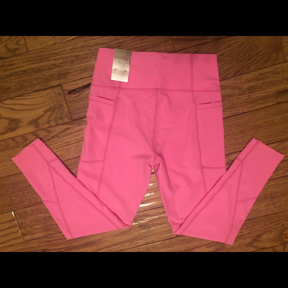 Victoria’s Secret sport 7/8 leggings size small